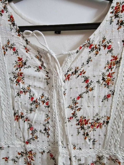 White dress with flower design of L size
