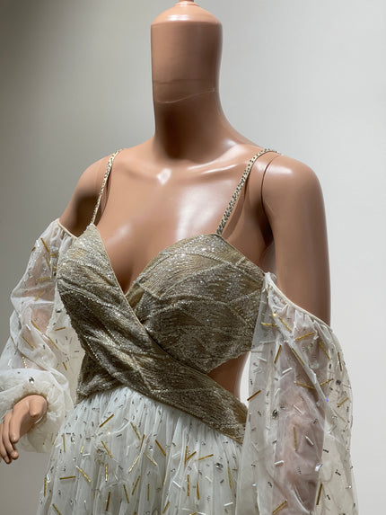 Luxurious Designer Women's Gown With Intricate Detailing XL Size