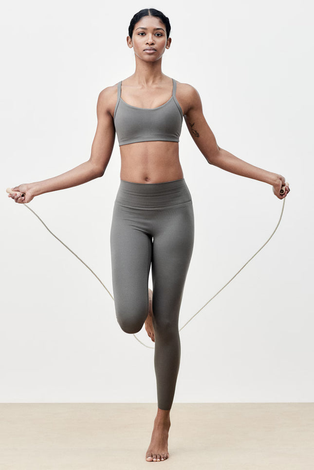 H&M Women’s Grey Leggings/Gym wear - XL size