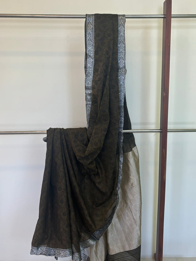 Women’s Saree Printed with Silver Border
