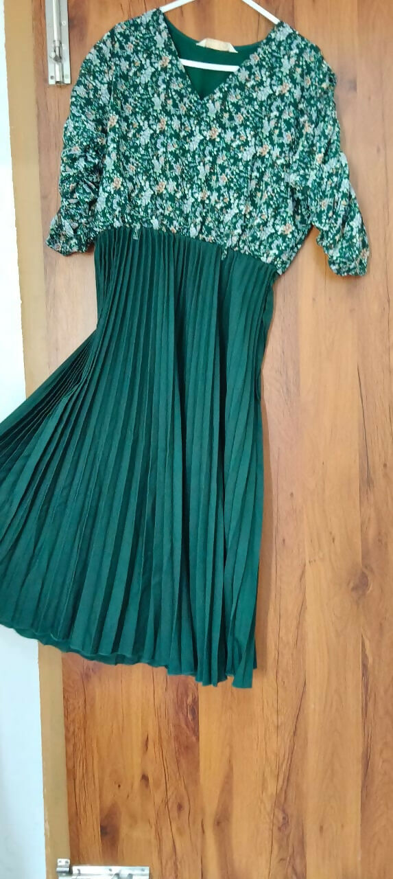 Green Floral Bodice Pleated Maxi Dress - XL Size