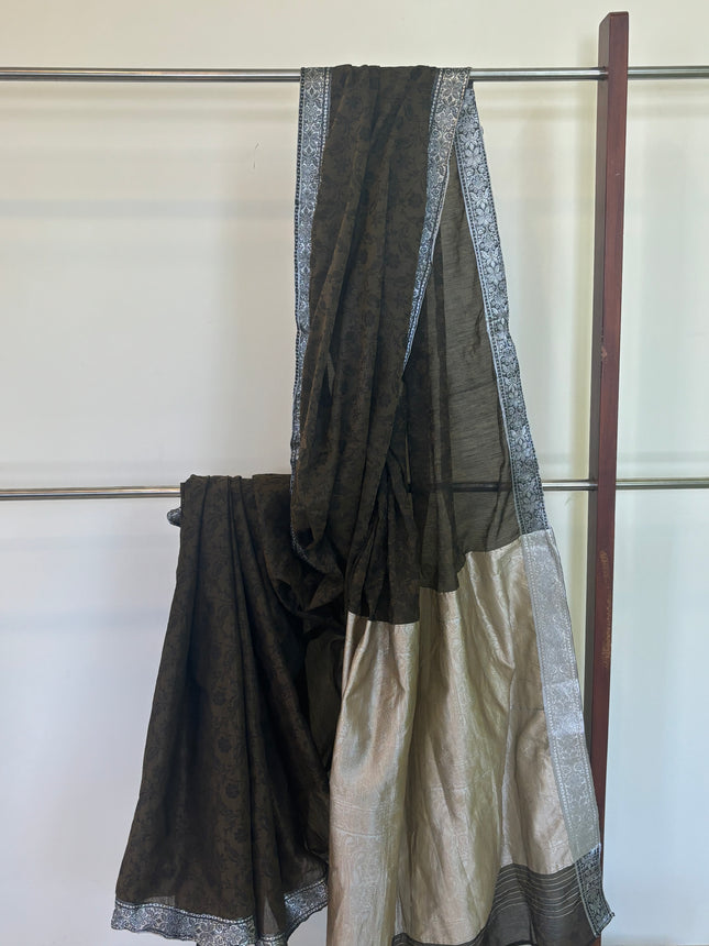 Women’s Saree Printed with Silver Border