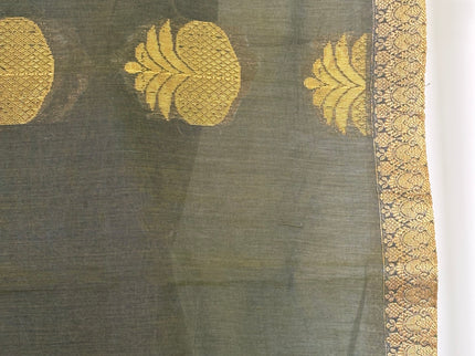 Women’s Saree With Golden Brocades and Works