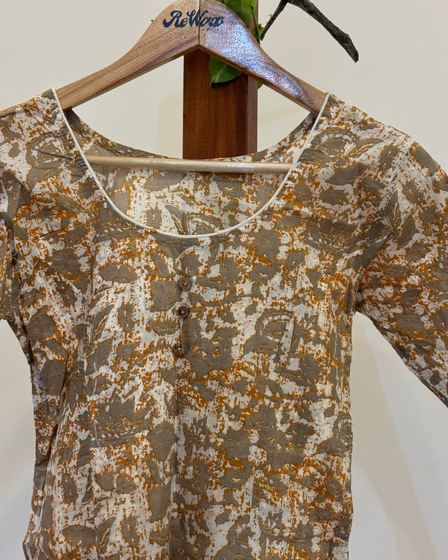 Women's Round Neck Printed Cotton Kurti - M Size