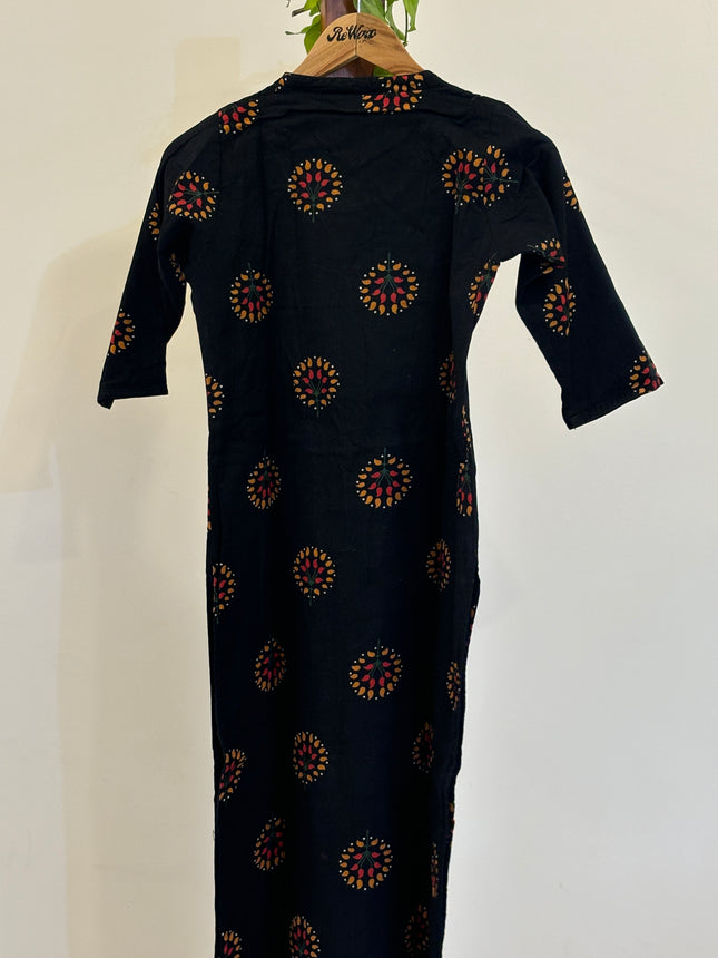 Women's Round Neck Black Printed Kurti - M Size
