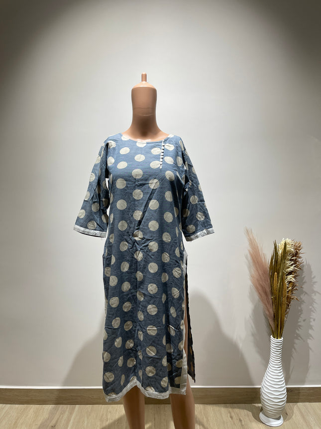 Women Printed Straight Kurta L Size