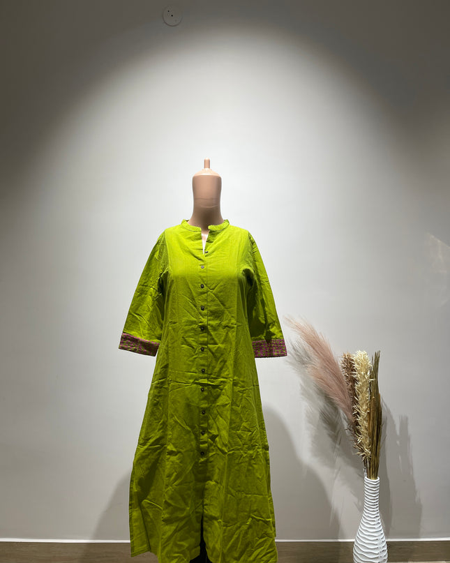 UTSA Women Green Printed Cotton A-Line Kurta S Size