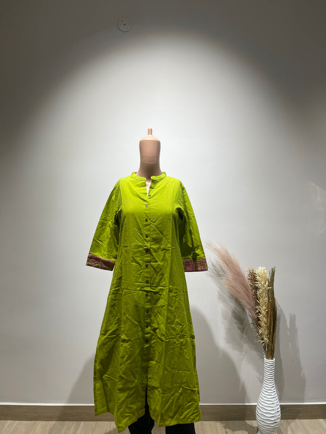 UTSA Women Green Printed Cotton A-Line Kurta S Size