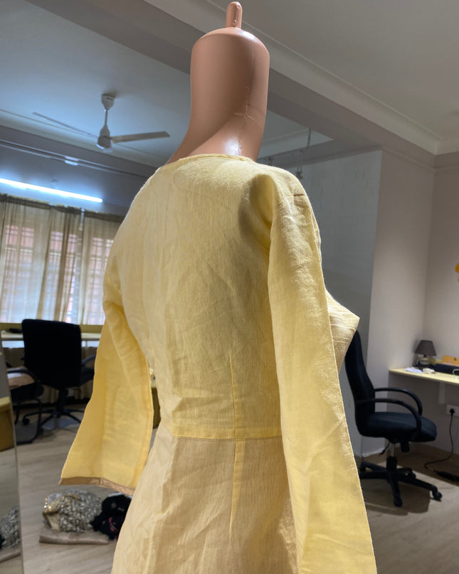 ABHISHTI Women's Causal Cream Kurta - M Size