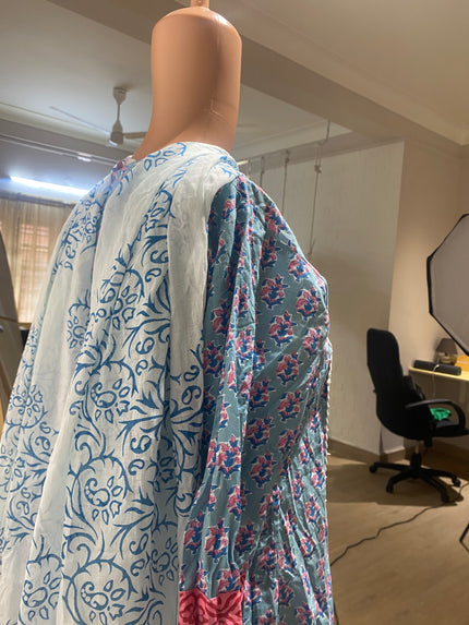 Women's Cotton Blend Straight Printed White Kurta with Pant & Dupatta - M Size