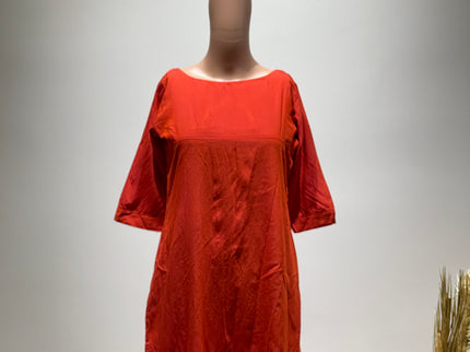 Women Embroidered Round-Neck Straight Kurta -M  Size