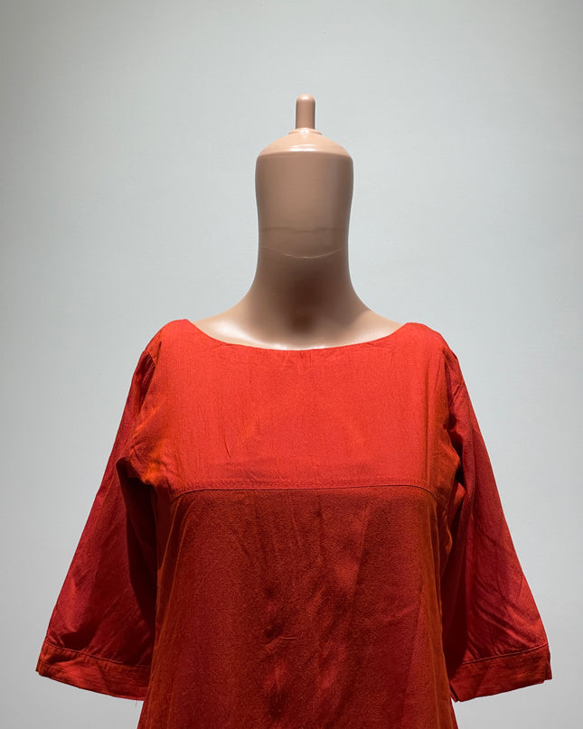 Women Embroidered Round-Neck Straight Kurta -M  Size