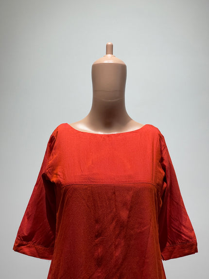 Women Embroidered Round-Neck Straight Kurta -M  Size
