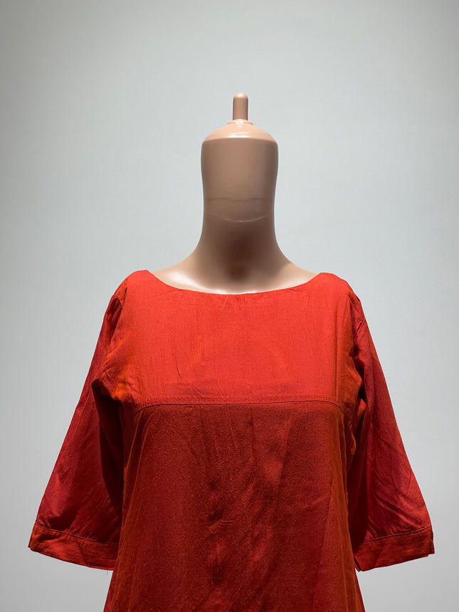 Women Embroidered Round-Neck Straight Kurta -M  Size