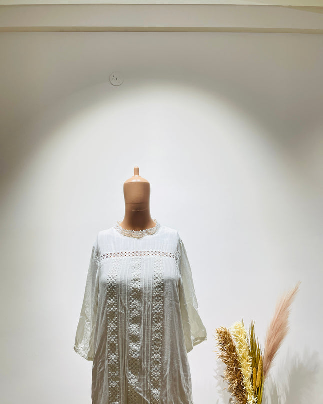 Women Embroidered Cotton  Ethnic WhiteTop - M Size