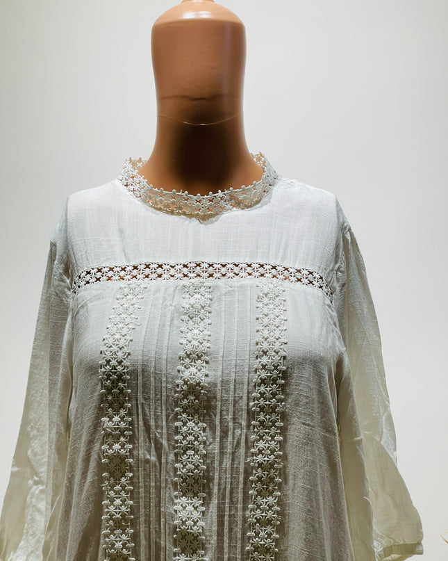 Women Embroidered Cotton  Ethnic WhiteTop - M Size