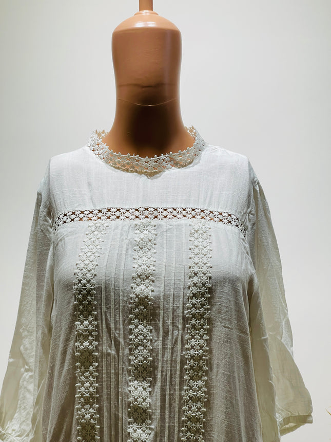 Women Embroidered Cotton  Ethnic WhiteTop - M Size