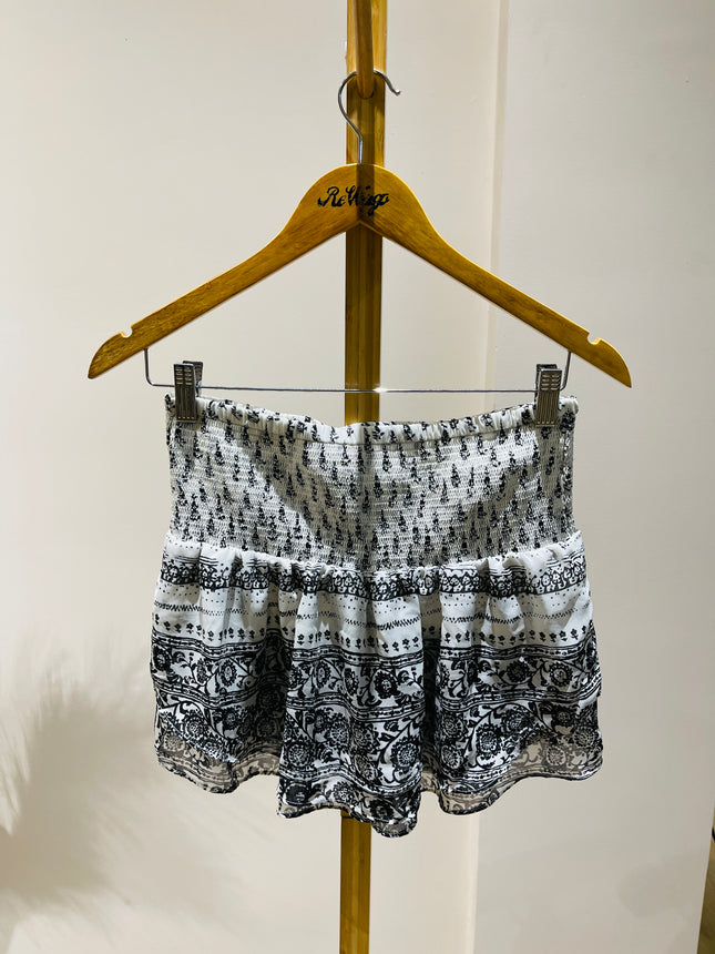 EXPRESS Women's  A-line Black Skirt - S Size