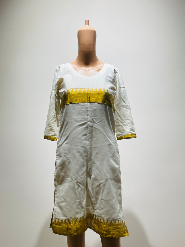Womens White and Gold Kurta - XS Size