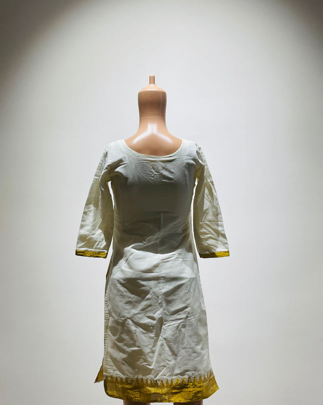 Womens White and Gold Kurta - XS Size