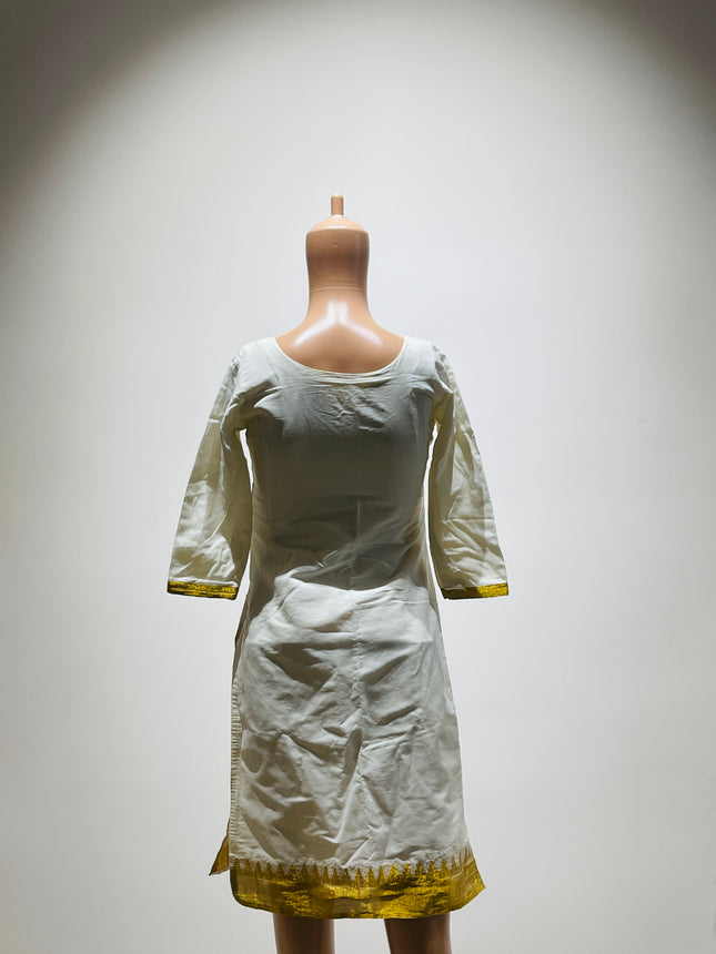 Womens White and Gold Kurta - XS Size