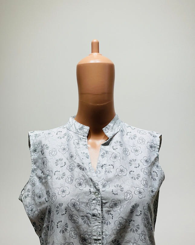 1 TO 9 Womens White Top - L Size