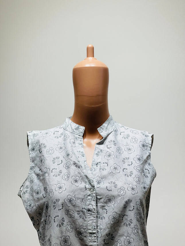 1 TO 9 Womens White Top - L Size