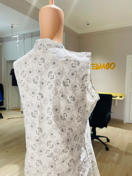 1 TO 9 Womens White Top - L Size
