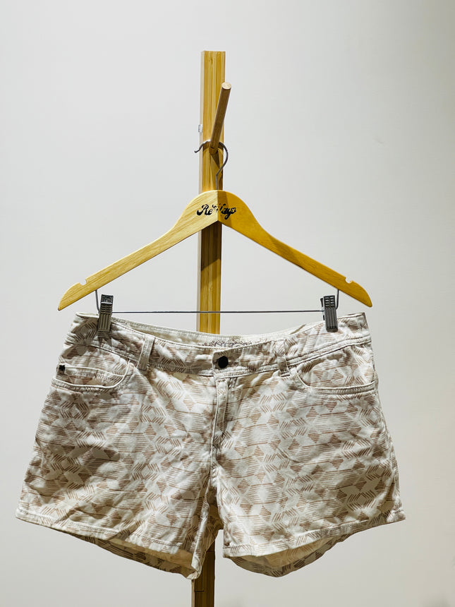 NUON Womens White Shorts - M Size