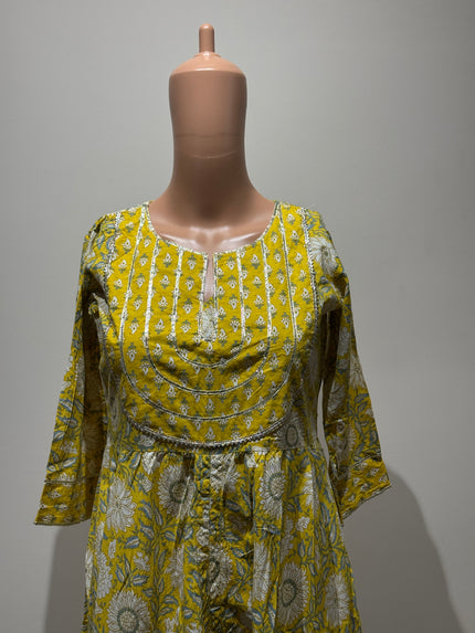 LIBAS Women's Casual Yellow Kurta set - S Size