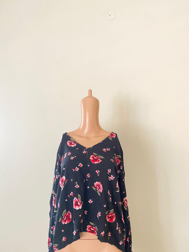 DIVIDED Women's Causal Black Top - L Size