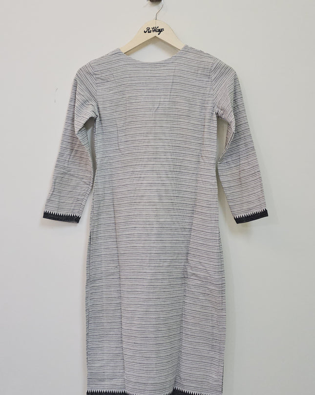 Women's 3/4th Sleeve Round Neck  White Kurti - S Size