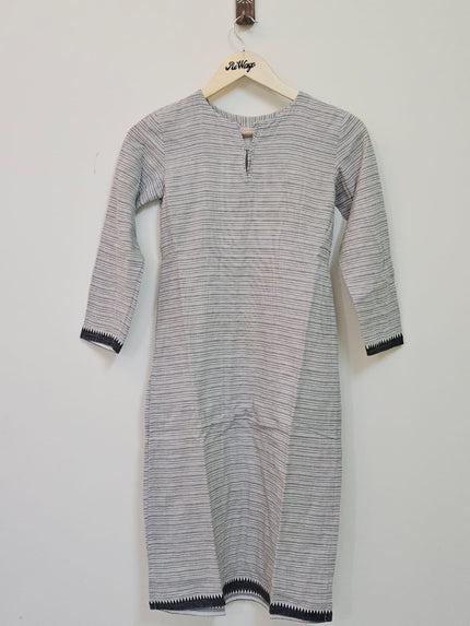 Women's 3/4th Sleeve Round Neck  White Kurti - S Size