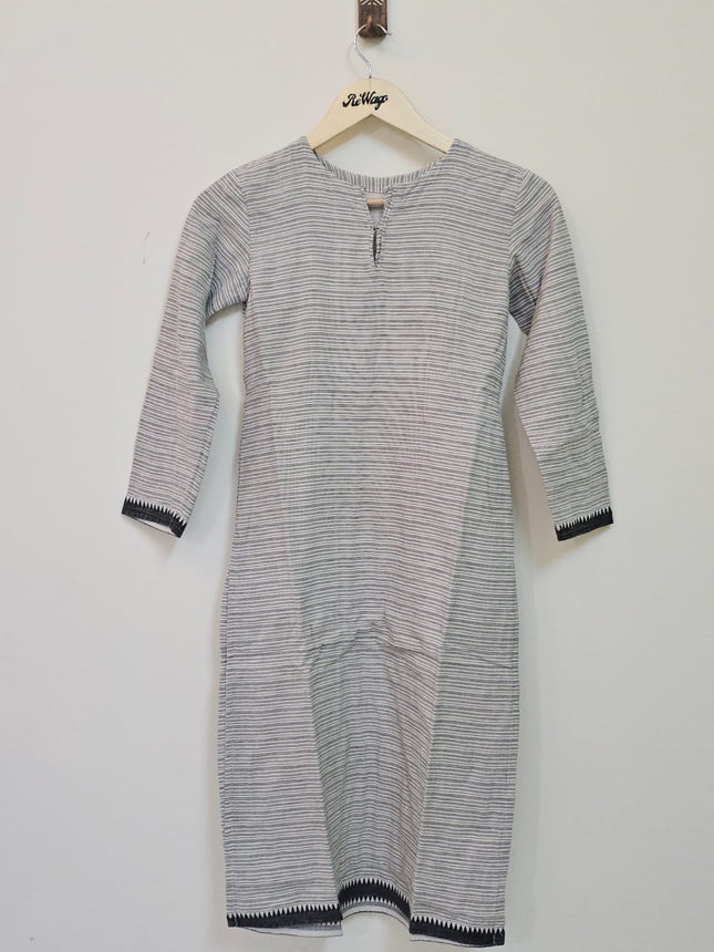 Women's 3/4th Sleeve Round Neck  White Kurti - S Size