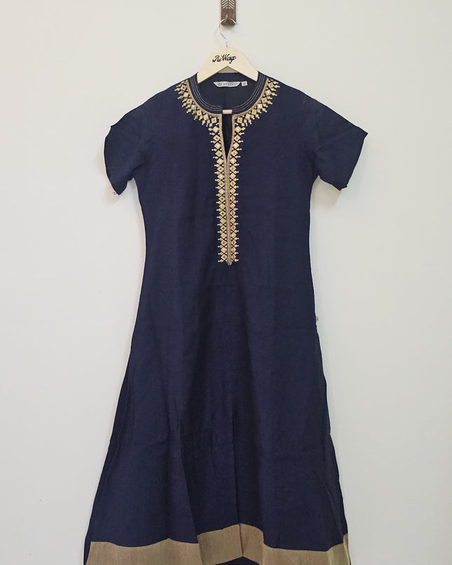 AVAASA Women's Round Neck Blue Cotton Kurti - M Size