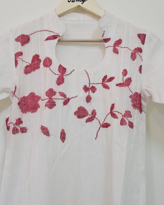 Women's Round Neck Half Sleeve White Kurti - S Size