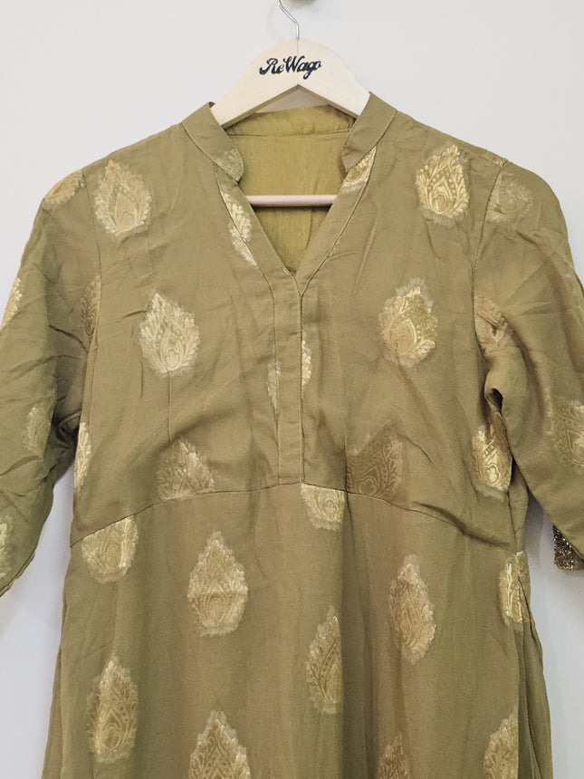 Women's V-Neck Half Sleeve Green Kurti - S Size