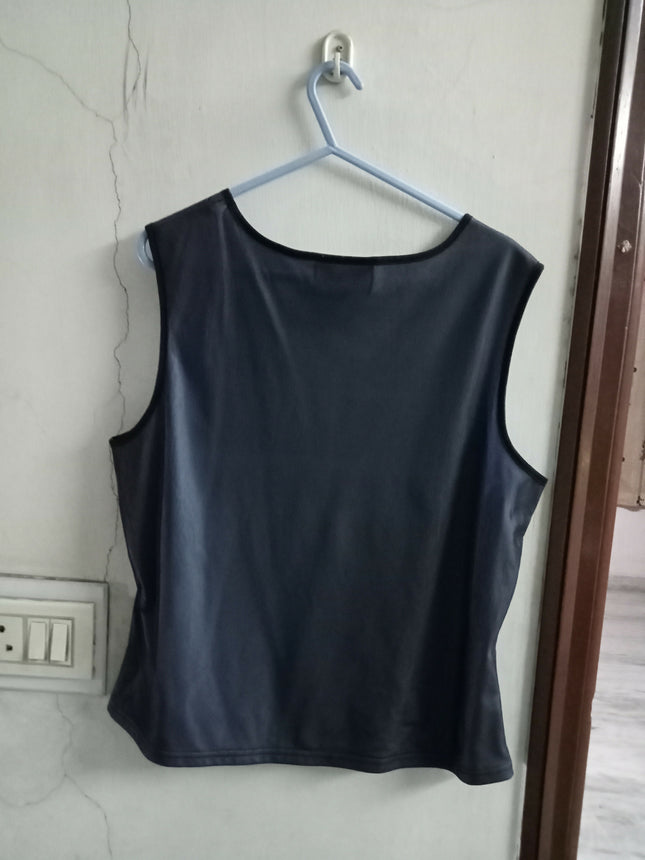 Vintage Wallis net mesh navy sleeveless top with embroidery detail.