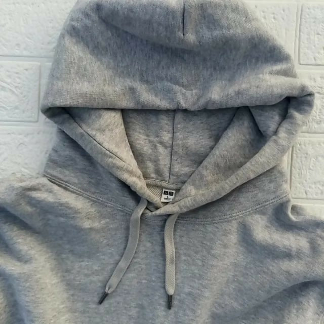 Men's GREY UNIQLO POCKET HOODIE - L Size