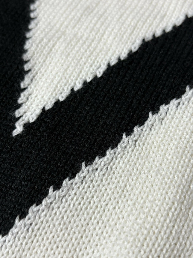 Pre owned Valentino White And Black VLogo Sweater For Women's!