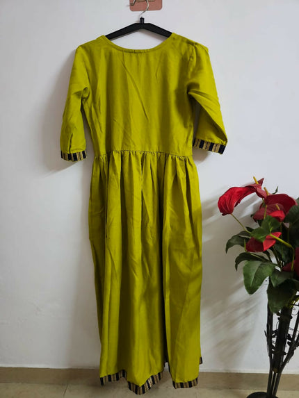 Parrot Green Gown of M size